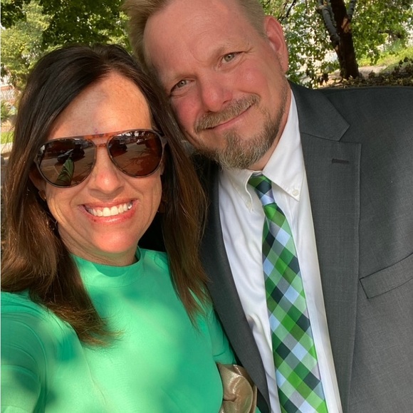 Meet your Posher, Lisa - Picture 1 of 1